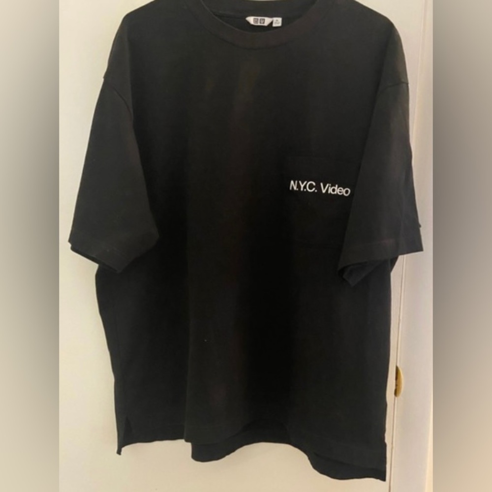 UNI GLO Graphic T-Shirt